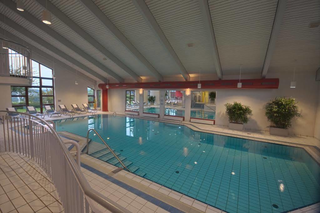 Trans World Hotel Kranichhoehe Much Bagian luar foto